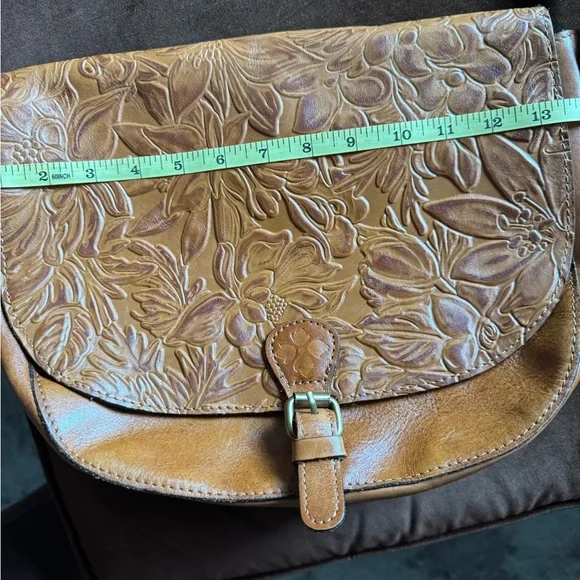 Patricia Nash Tan Leather Rosolini Floral Tooled Buckle Crossbody Saddle Bag - Picture 8 of 10